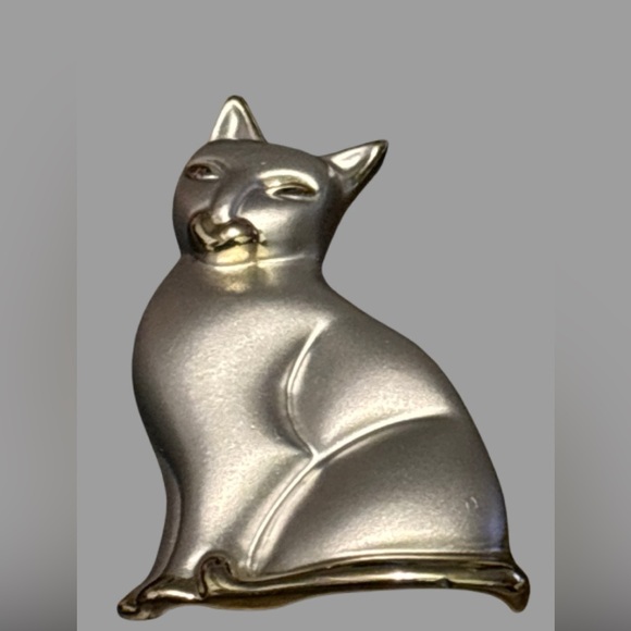 Satin and Glossy Finish Gold Tone Metal Sitting Cat Brooch 2.5” X 2” - Picture 10 of 11